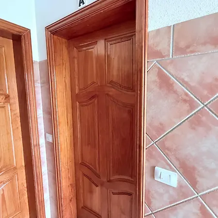 Brisas Del Sur 아파트 아데제